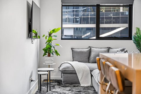 Sky Luxury Inc With Pool Gym Wifi - Accommodation Newcastle 0