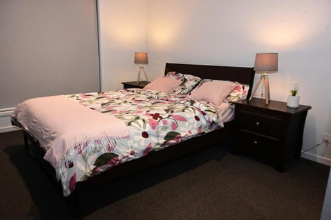 Spacious 4 Bedroom Retreat Fully Air Conditioned - Accommodation Newcastle 2