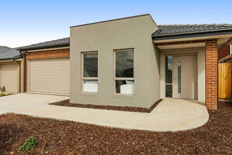 Spacious & Accessibly Friendly 3BR Home In Darley - Accommodation Newcastle 3