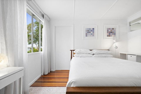Spacious Family Home With Garden In Quiet Suburb - Accommodation Newcastle 1