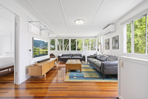 Spacious Family Home With Garden In Quiet Suburb - Accommodation Newcastle 0