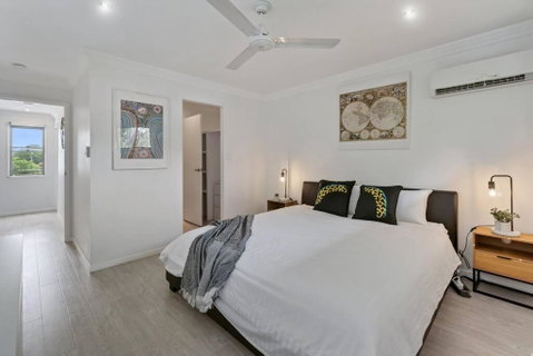 Stunning 3-bedroom Townhouse - Accommodation Newcastle 3