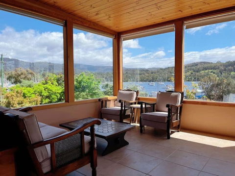 Stunning Water Front View House At Kettering - Accommodation Newcastle 2