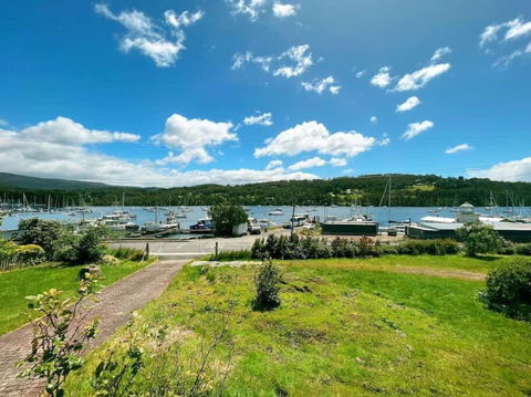 Stunning Water Front View House At Kettering - Accommodation Newcastle 3