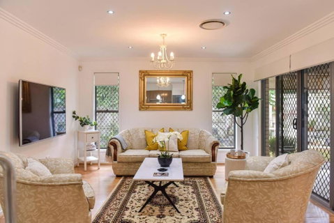 The Arcadia - Entire Luxurious English Cottage With Huge Privacy Near CBD - Accommodation Newcastle 0