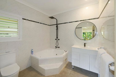 The Acreage Boutique Guesthouse - Accommodation Newcastle 3