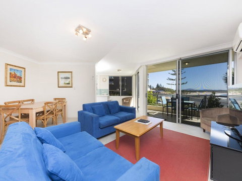 Beachpoint G2 - Accommodation Newcastle 3
