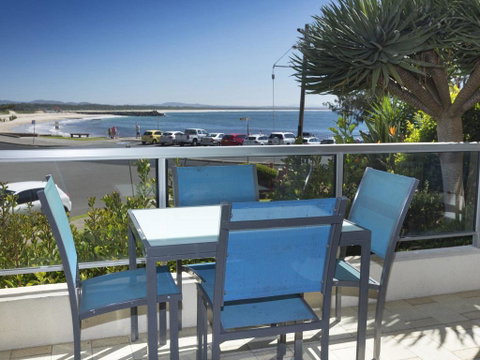 Beachpoint G2 - Accommodation Newcastle 2