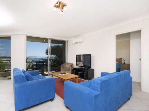 Beachpoint G2 - Accommodation Newcastle 1