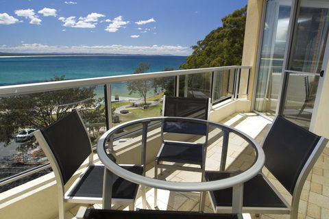 Beachpoint, Unit 401, 28 North Street - Accommodation Newcastle 2