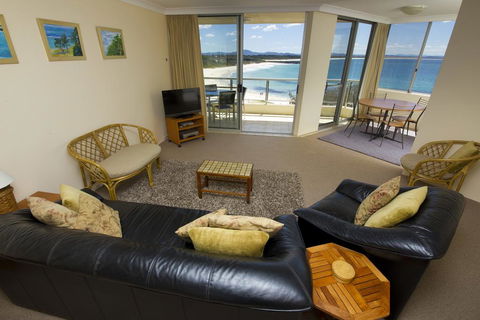 Beachpoint, Unit 401, 28 North Street - Accommodation Newcastle 3