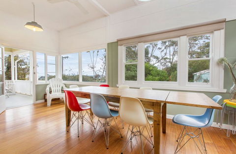 BEACHSIDE GETAWAY - DROMANA - Accommodation Newcastle 2