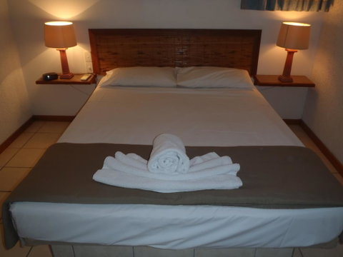 Beachside Holiday Units - Accommodation Newcastle 3