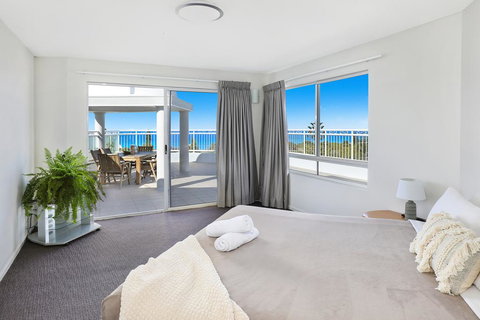 Beachside Resort Kawana Waters - Accommodation Newcastle 1