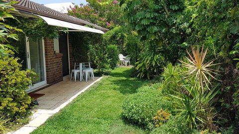 Beachside Villa Ettalong Beach - Accommodation Newcastle 3