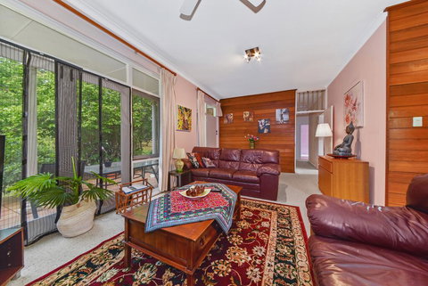 BEAUTIFUL HOLIDAY HOME CLOSE TO KU-RING-GAI CHASE NNT328 - Accommodation Newcastle 0