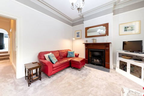 Beautiful Modern Historic Home Near Sydney Harbour - Accommodation Newcastle 2