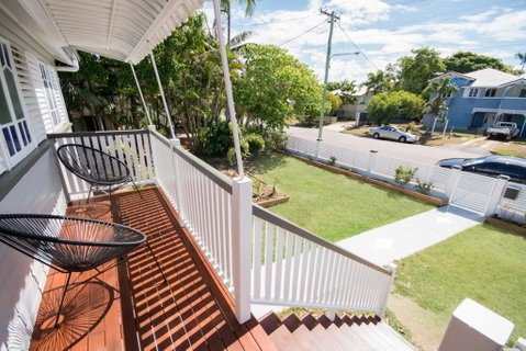 Beautiful Queenslander - Accommodation Newcastle 2