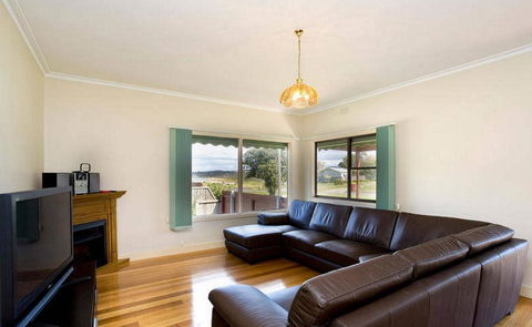 Bella Vista - Accommodation Newcastle 0