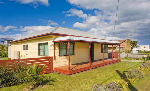 Bella Vista - Accommodation Newcastle 2