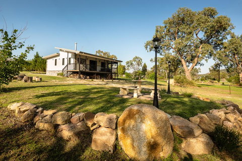 Bella Vista Stanthorpe - Accommodation Newcastle 0