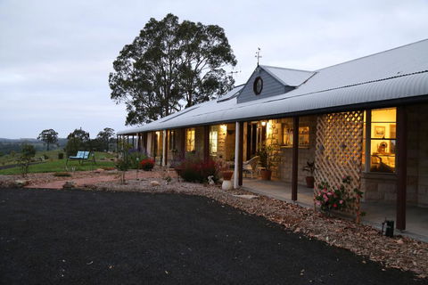 BellbirdHill Bed & Breakfast - Accommodation Newcastle 0