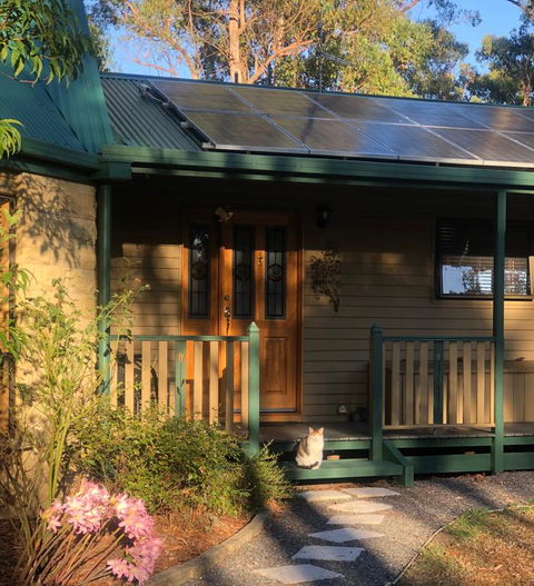 Belle's Bed & Breakfast - Accommodation Newcastle 3