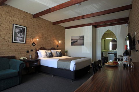 Belltower Motor Inn - Accommodation Newcastle 0