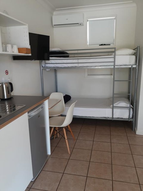 Belmont Palms Motel - Accommodation Newcastle 2