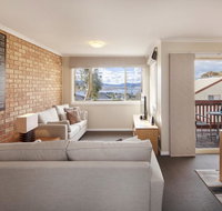Beloka 9 - Overlooking Lake Jindabyne - Accommodation Newcastle