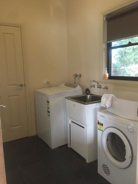 Bennett House Horsham - Accommodation Newcastle 2