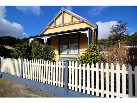 Benvenuti, To Comstock Cottage - Accommodation Newcastle 0