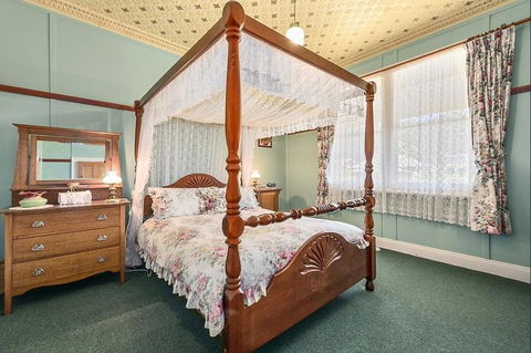 Benvenuti, To Comstock Cottage - Accommodation Newcastle 3