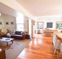 Best Location in Hobart Luxury 4 bedroom with stunning views - Accommodation Newcastle