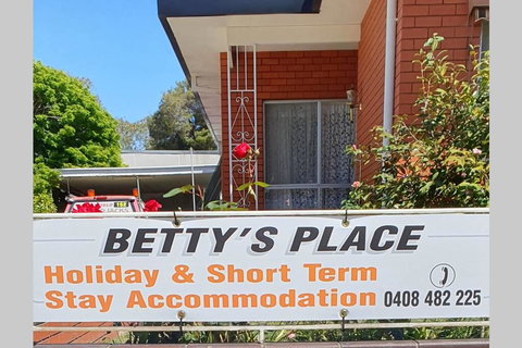 Betty's Place - Accommodation Newcastle 0