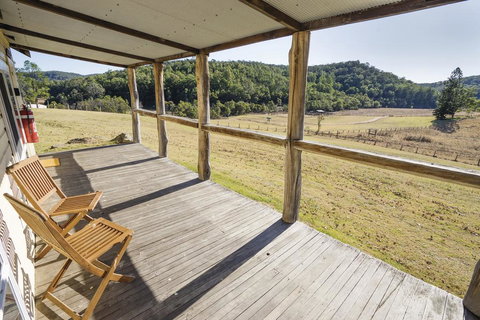 Big Yango House - Accommodation Newcastle 2