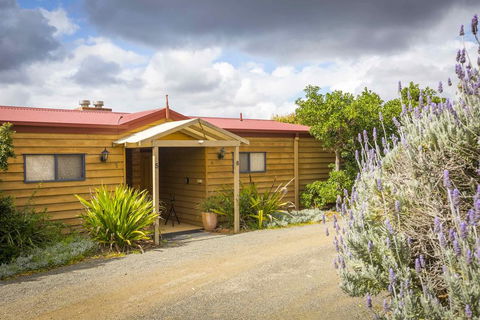 Bimbadeen Estate - Accommodation Newcastle 2
