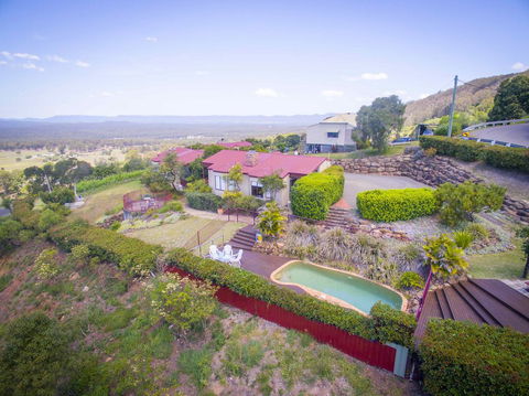 Bimbadeen Estate - Accommodation Newcastle 0