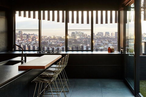 Birdcage Penthouse Luxury Melbourne Ultra Modern Industrial Chic - Accommodation Newcastle 1