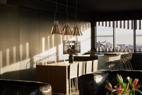 Birdcage Penthouse Luxury Melbourne Ultra Modern Industrial Chic - Accommodation Newcastle 3