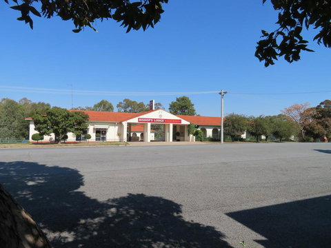 Bishops Lodge Narrandera - Accommodation Newcastle 0