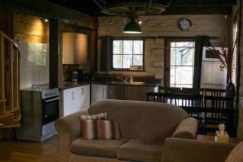 Blerick Country Retreat - Accommodation Newcastle 2