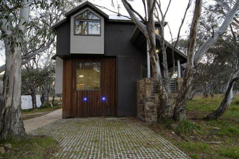 Blue Ice - Accommodation Newcastle 0