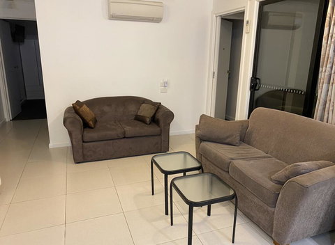 Blue Manor On Fairway - Accommodation Newcastle 3