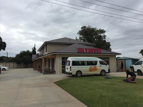 Blue Sky Apartment - Accommodation Newcastle 1