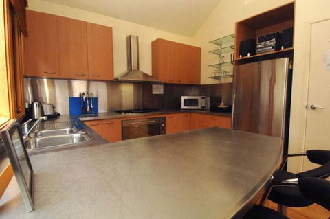 Blue Sky Lodge - Accommodation Newcastle 3