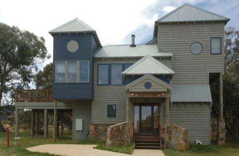 Blue Sky Lodge - Accommodation Newcastle 0