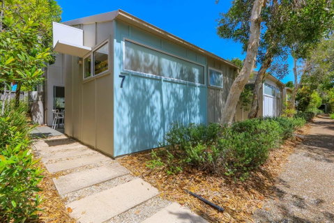 Blues Shack At Pandanus - Accommodation Newcastle 0