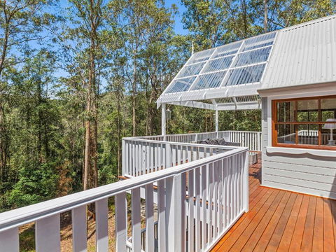 The Tree House - Accommodation Newcastle 1