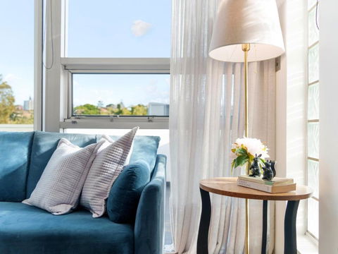 XQ Collection La Casa De Frida - Modern Studio With Balcony - Accommodation Newcastle 0